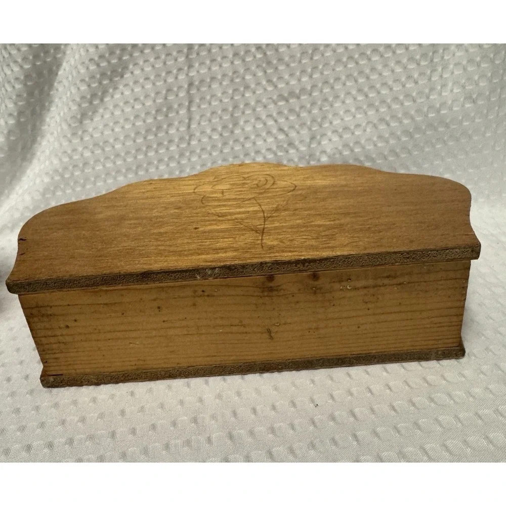 Vintage Wood Scalloped Napkin Holder Farmhouse Cottagecore Grannycore Rustic